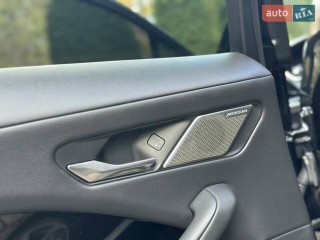 Черный Ягуар I-Pace, объемом двигателя 0 л и пробегом 80 тыс. км за 22750 $, фото 46 на Automoto.ua