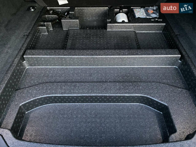 Черный Ягуар I-Pace, объемом двигателя 0 л и пробегом 120 тыс. км за 24900 $, фото 125 на Automoto.ua