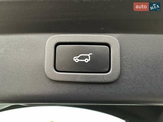 Черный Ягуар I-Pace, объемом двигателя 0 л и пробегом 98 тыс. км за 25200 $, фото 82 на Automoto.ua