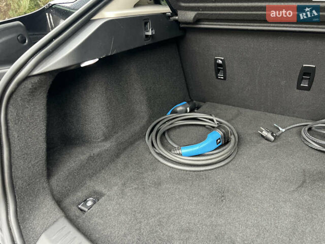 Черный Ягуар I-Pace, объемом двигателя 0 л и пробегом 143 тыс. км за 20500 $, фото 19 на Automoto.ua