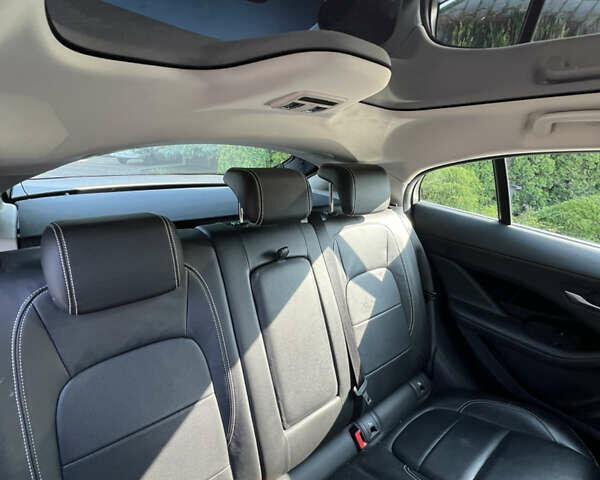 Черный Ягуар I-Pace, объемом двигателя 0 л и пробегом 145 тыс. км за 23900 $, фото 12 на Automoto.ua