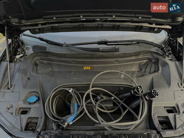 Черный Ягуар I-Pace, объемом двигателя 0 л и пробегом 115 тыс. км за 26800 $, фото 43 на Automoto.ua