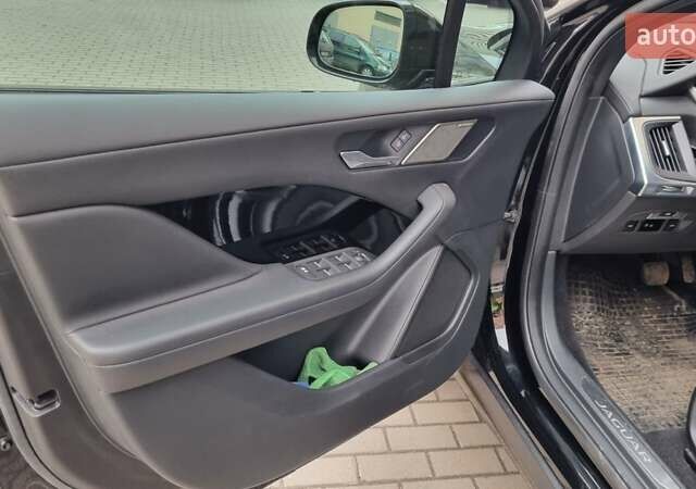 Черный Ягуар I-Pace, объемом двигателя 0 л и пробегом 44 тыс. км за 24900 $, фото 23 на Automoto.ua