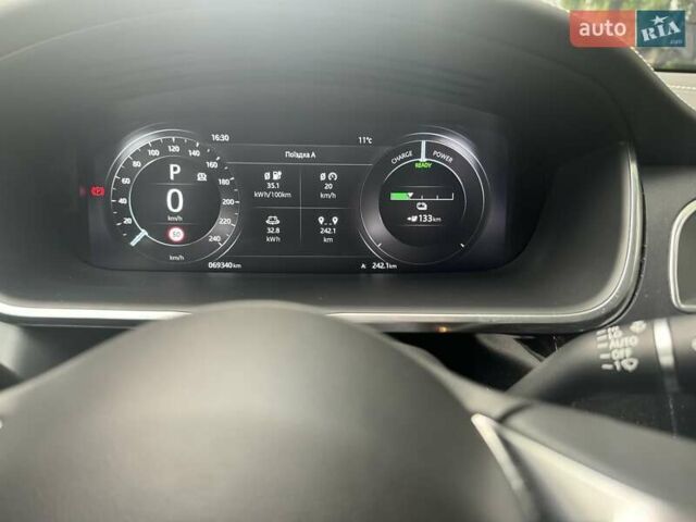 Черный Ягуар I-Pace, объемом двигателя 0 л и пробегом 69 тыс. км за 25900 $, фото 6 на Automoto.ua