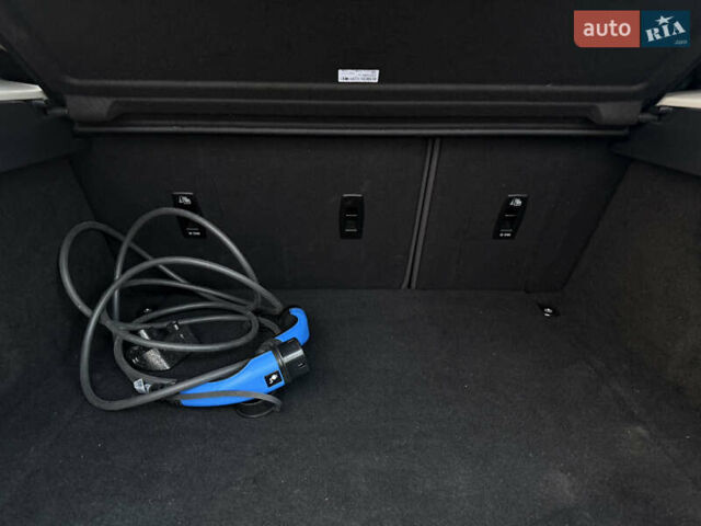 Черный Ягуар I-Pace, объемом двигателя 0 л и пробегом 115 тыс. км за 26800 $, фото 50 на Automoto.ua