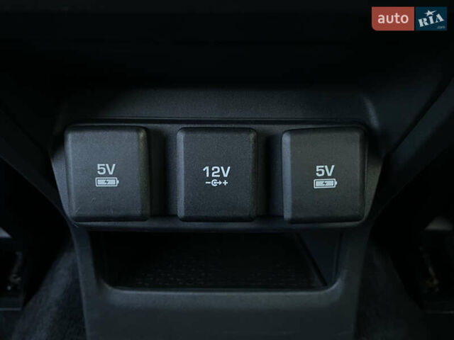 Черный Ягуар I-Pace, объемом двигателя 0 л и пробегом 120 тыс. км за 25900 $, фото 118 на Automoto.ua