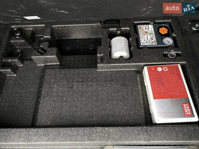 Черный Ягуар I-Pace, объемом двигателя 0 л и пробегом 98 тыс. км за 25200 $, фото 81 на Automoto.ua