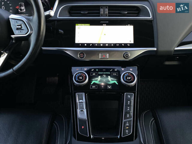 Черный Ягуар I-Pace, объемом двигателя 0 л и пробегом 120 тыс. км за 24900 $, фото 69 на Automoto.ua
