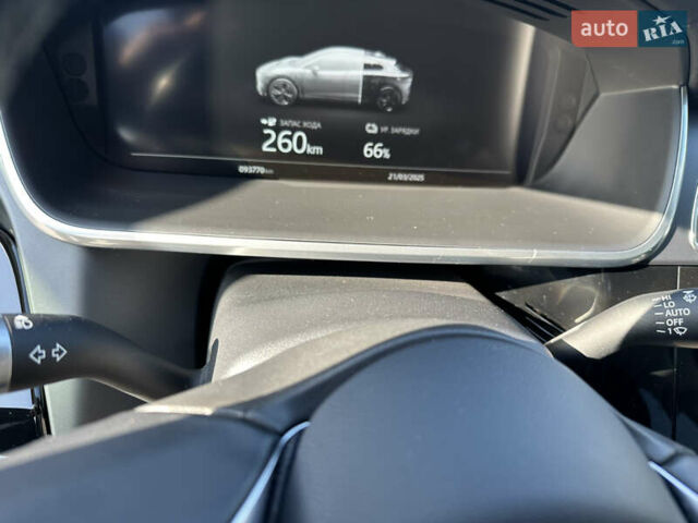 Черный Ягуар I-Pace, объемом двигателя 0 л и пробегом 93 тыс. км за 25000 $, фото 5 на Automoto.ua