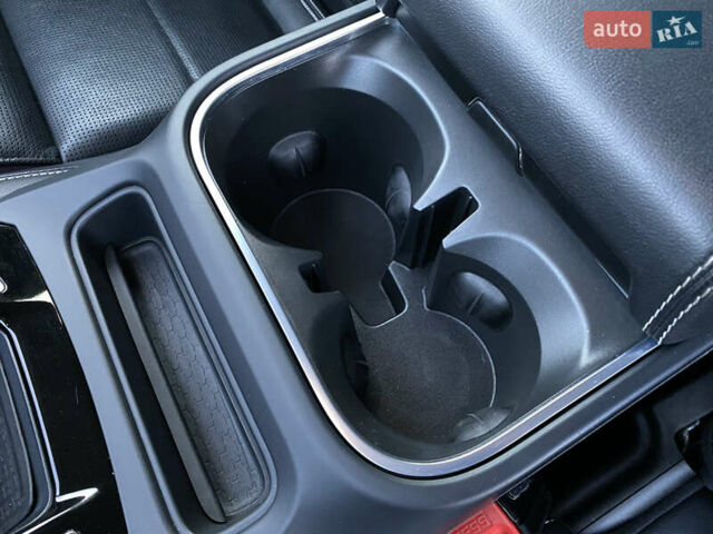 Черный Ягуар I-Pace, объемом двигателя 0 л и пробегом 120 тыс. км за 25900 $, фото 108 на Automoto.ua