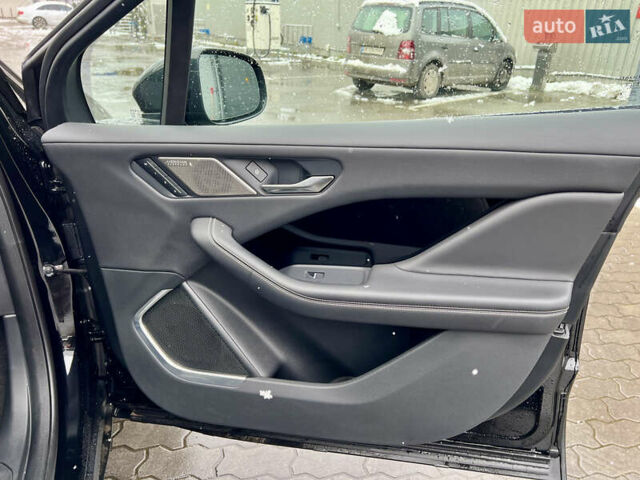 Черный Ягуар I-Pace, объемом двигателя 0 л и пробегом 116 тыс. км за 23990 $, фото 24 на Automoto.ua