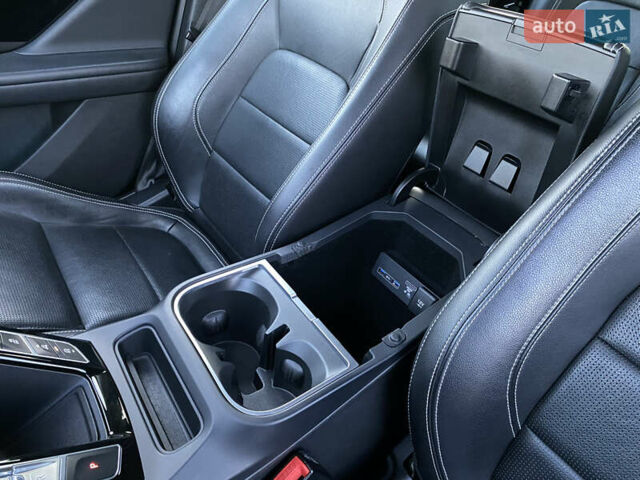 Черный Ягуар I-Pace, объемом двигателя 0 л и пробегом 120 тыс. км за 25900 $, фото 109 на Automoto.ua