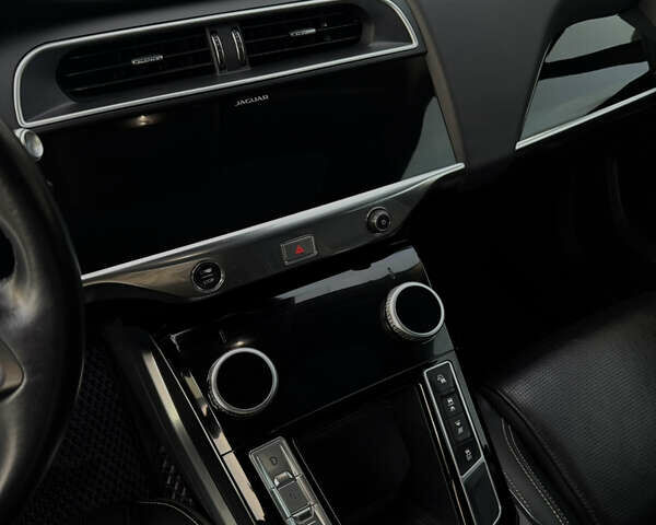 Черный Ягуар I-Pace, объемом двигателя 0 л и пробегом 115 тыс. км за 26800 $, фото 35 на Automoto.ua