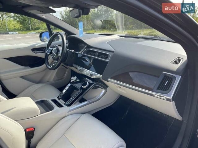 Черный Ягуар I-Pace, объемом двигателя 0 л и пробегом 98 тыс. км за 23900 $, фото 30 на Automoto.ua