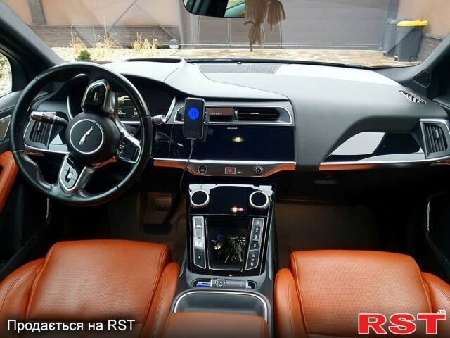 Черный Ягуар I-Pace, объемом двигателя 0 л и пробегом 69 тыс. км за 39900 $, фото 7 на Automoto.ua
