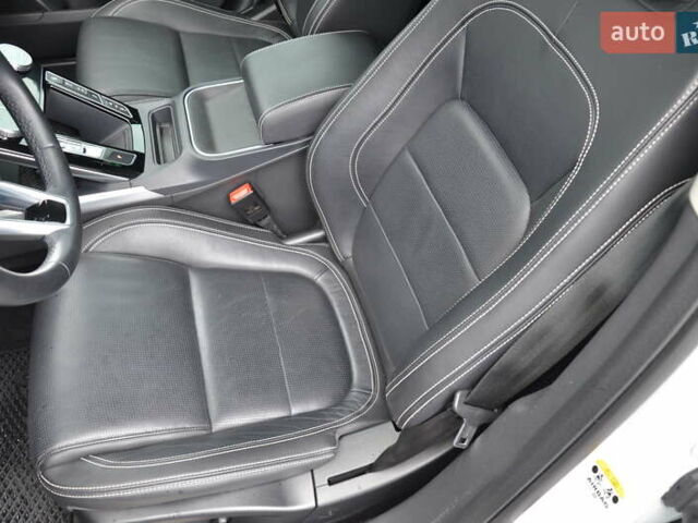 Черный Ягуар I-Pace, объемом двигателя 0 л и пробегом 49 тыс. км за 29900 $, фото 25 на Automoto.ua
