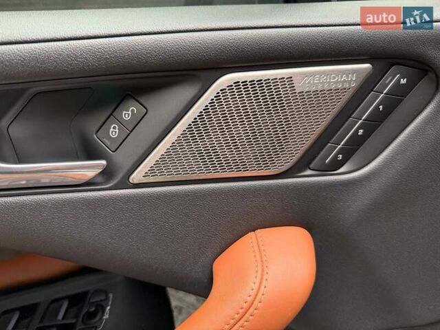Чорний Ягуар I-Pace, об'ємом двигуна 0 л та пробігом 75 тис. км за 32990 $, фото 17 на Automoto.ua