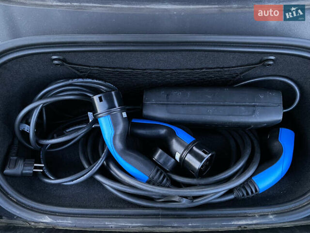 Черный Ягуар I-Pace, объемом двигателя 0 л и пробегом 120 тыс. км за 25900 $, фото 34 на Automoto.ua