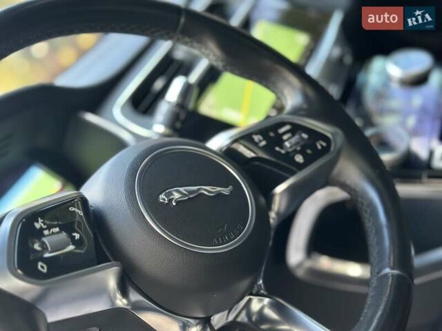 Черный Ягуар I-Pace, объемом двигателя 0 л и пробегом 80 тыс. км за 22750 $, фото 40 на Automoto.ua