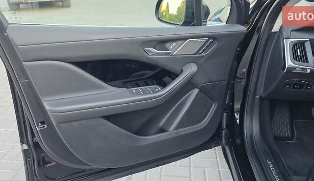 Черный Ягуар I-Pace, объемом двигателя 0 л и пробегом 94 тыс. км за 23500 $, фото 57 на Automoto.ua