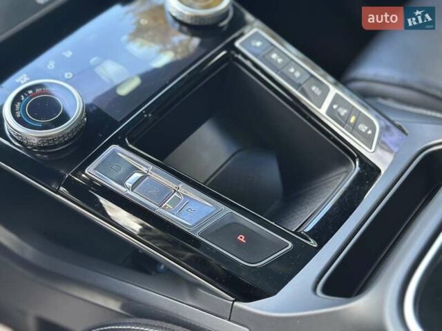 Черный Ягуар I-Pace, объемом двигателя 0 л и пробегом 80 тыс. км за 22750 $, фото 42 на Automoto.ua