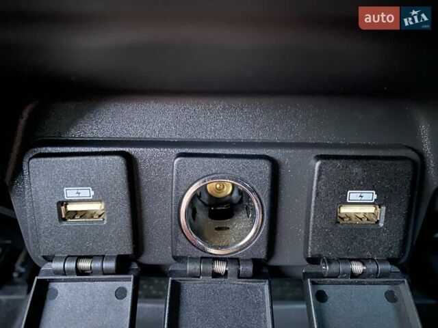 Черный Ягуар I-Pace, объемом двигателя 0 л и пробегом 90 тыс. км за 26900 $, фото 78 на Automoto.ua