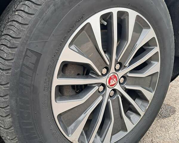 Черный Ягуар I-Pace, объемом двигателя 0 л и пробегом 180 тыс. км за 22500 $, фото 30 на Automoto.ua