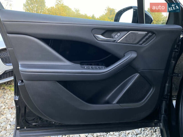 Черный Ягуар I-Pace, объемом двигателя 0 л и пробегом 120 тыс. км за 24900 $, фото 37 на Automoto.ua