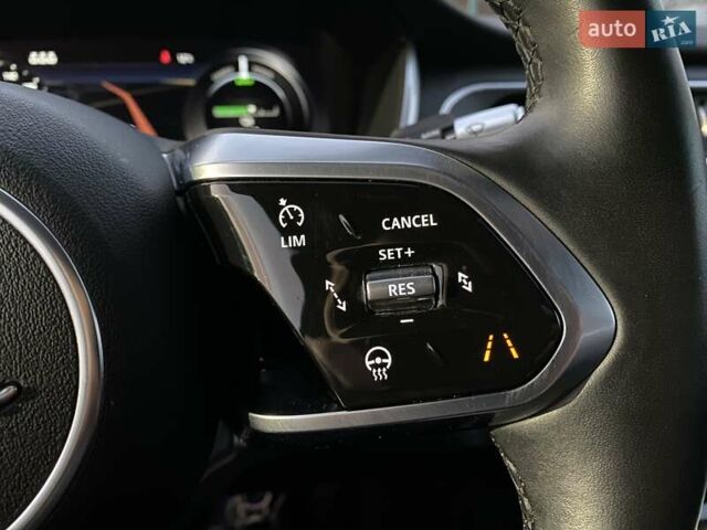 Черный Ягуар I-Pace, объемом двигателя 0 л и пробегом 90 тыс. км за 26900 $, фото 7 на Automoto.ua