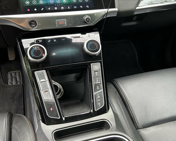 Черный Ягуар I-Pace, объемом двигателя 0 л и пробегом 62 тыс. км за 25999 $, фото 10 на Automoto.ua