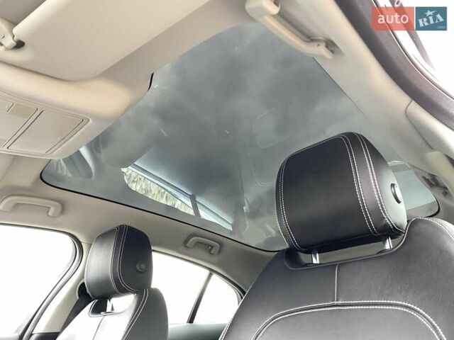 Черный Ягуар I-Pace, объемом двигателя 0 л и пробегом 98 тыс. км за 25200 $, фото 3 на Automoto.ua