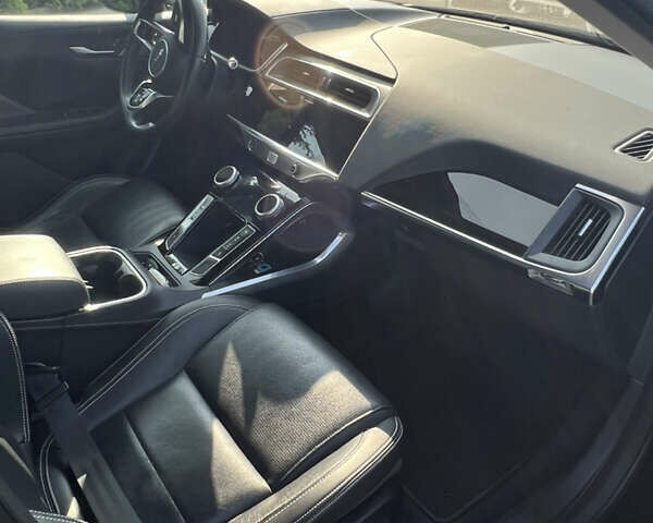 Черный Ягуар I-Pace, объемом двигателя 0 л и пробегом 145 тыс. км за 23900 $, фото 10 на Automoto.ua
