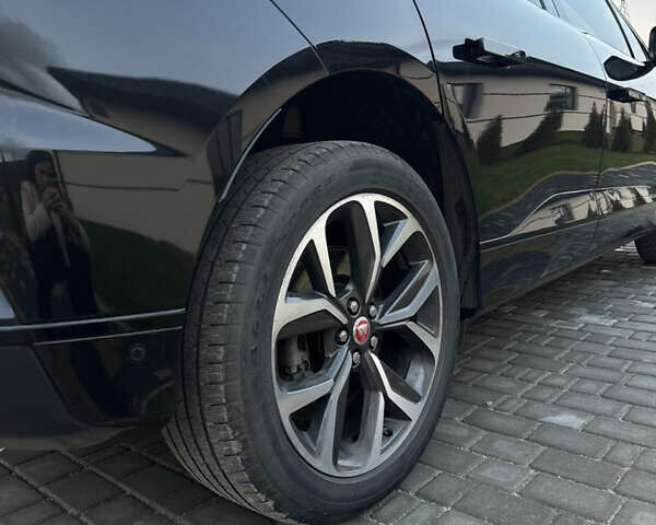 Черный Ягуар I-Pace, объемом двигателя 0 л и пробегом 115 тыс. км за 26800 $, фото 26 на Automoto.ua