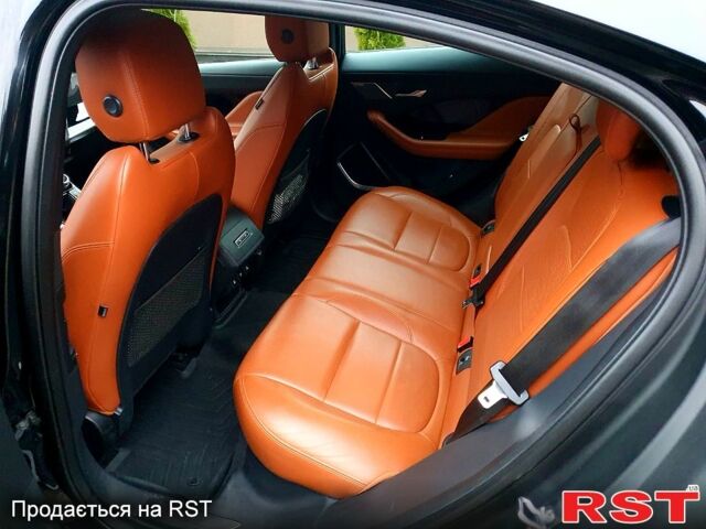 Черный Ягуар I-Pace, объемом двигателя 0 л и пробегом 69 тыс. км за 39900 $, фото 9 на Automoto.ua