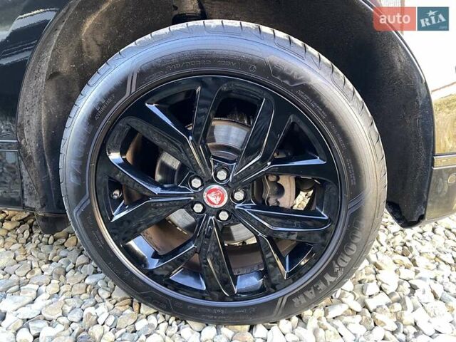 Черный Ягуар I-Pace, объемом двигателя 0 л и пробегом 90 тыс. км за 26900 $, фото 25 на Automoto.ua