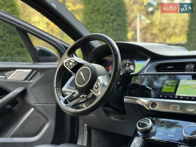 Черный Ягуар I-Pace, объемом двигателя 0 л и пробегом 80 тыс. км за 22750 $, фото 58 на Automoto.ua