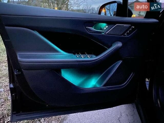 Черный Ягуар I-Pace, объемом двигателя 0 л и пробегом 98 тыс. км за 25200 $, фото 28 на Automoto.ua