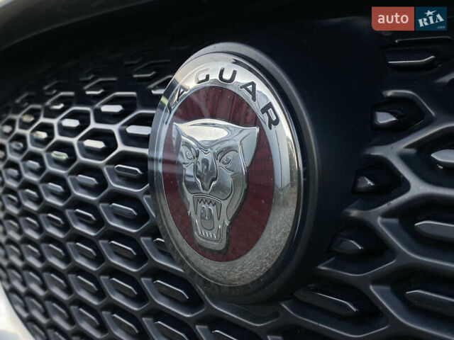 Черный Ягуар I-Pace, объемом двигателя 0 л и пробегом 120 тыс. км за 25900 $, фото 28 на Automoto.ua