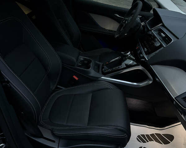 Черный Ягуар I-Pace, объемом двигателя 0 л и пробегом 69 тыс. км за 29900 $, фото 26 на Automoto.ua