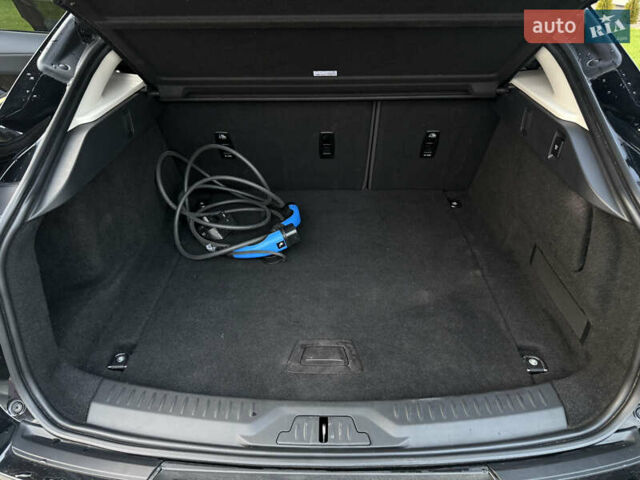 Черный Ягуар I-Pace, объемом двигателя 0 л и пробегом 115 тыс. км за 26800 $, фото 52 на Automoto.ua