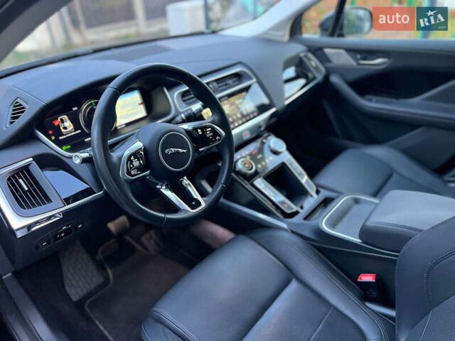 Черный Ягуар I-Pace, объемом двигателя 0 л и пробегом 109 тыс. км за 20000 $, фото 2 на Automoto.ua