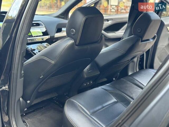 Черный Ягуар I-Pace, объемом двигателя 0 л и пробегом 80 тыс. км за 22750 $, фото 41 на Automoto.ua