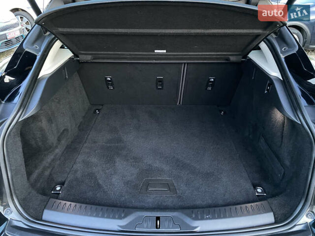 Черный Ягуар I-Pace, объемом двигателя 0 л и пробегом 120 тыс. км за 25900 $, фото 124 на Automoto.ua