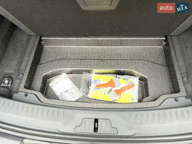 Черный Ягуар I-Pace, объемом двигателя 0 л и пробегом 143 тыс. км за 20500 $, фото 21 на Automoto.ua