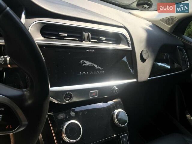 Черный Ягуар I-Pace, объемом двигателя 0 л и пробегом 210 тыс. км за 32000 $, фото 10 на Automoto.ua