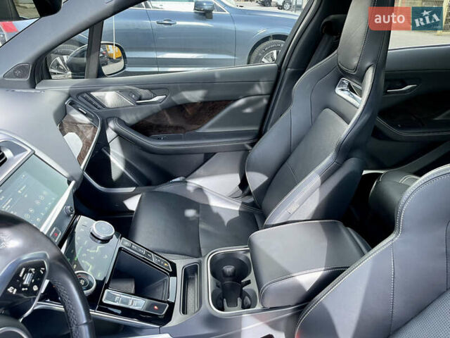 Черный Ягуар I-Pace, объемом двигателя 0 л и пробегом 102 тыс. км за 24990 $, фото 8 на Automoto.ua