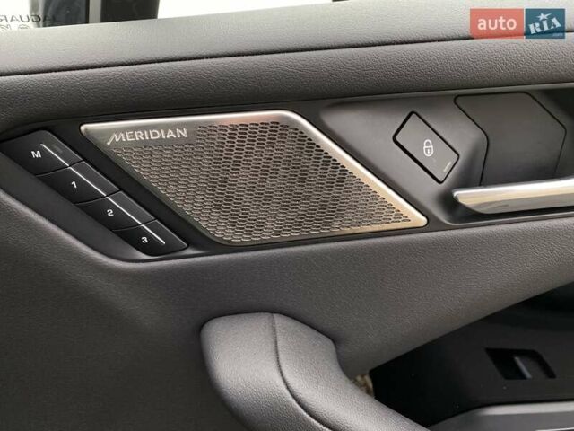 Черный Ягуар I-Pace, объемом двигателя 0 л и пробегом 98 тыс. км за 25200 $, фото 87 на Automoto.ua