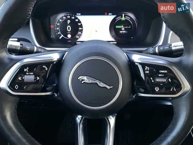 Черный Ягуар I-Pace, объемом двигателя 0 л и пробегом 120 тыс. км за 25900 $, фото 51 на Automoto.ua