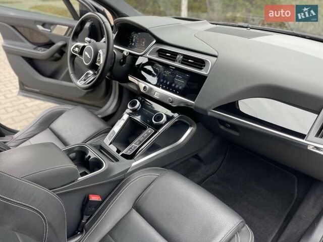 Черный Ягуар I-Pace, объемом двигателя 0 л и пробегом 45 тыс. км за 26900 $, фото 20 на Automoto.ua