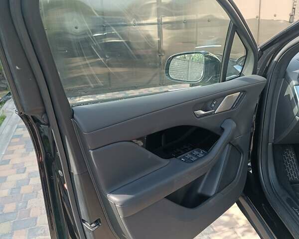 Черный Ягуар I-Pace, объемом двигателя 0 л и пробегом 90 тыс. км за 20500 $, фото 10 на Automoto.ua
